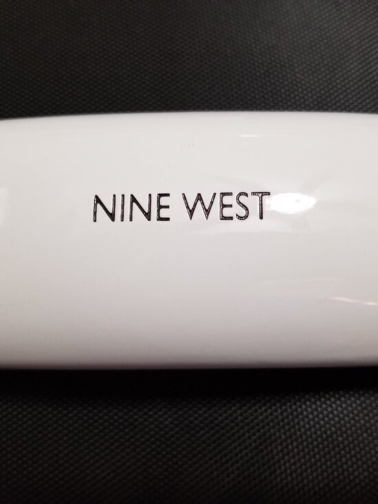 NINE WEST White Clamshell (Sun)glasses Case